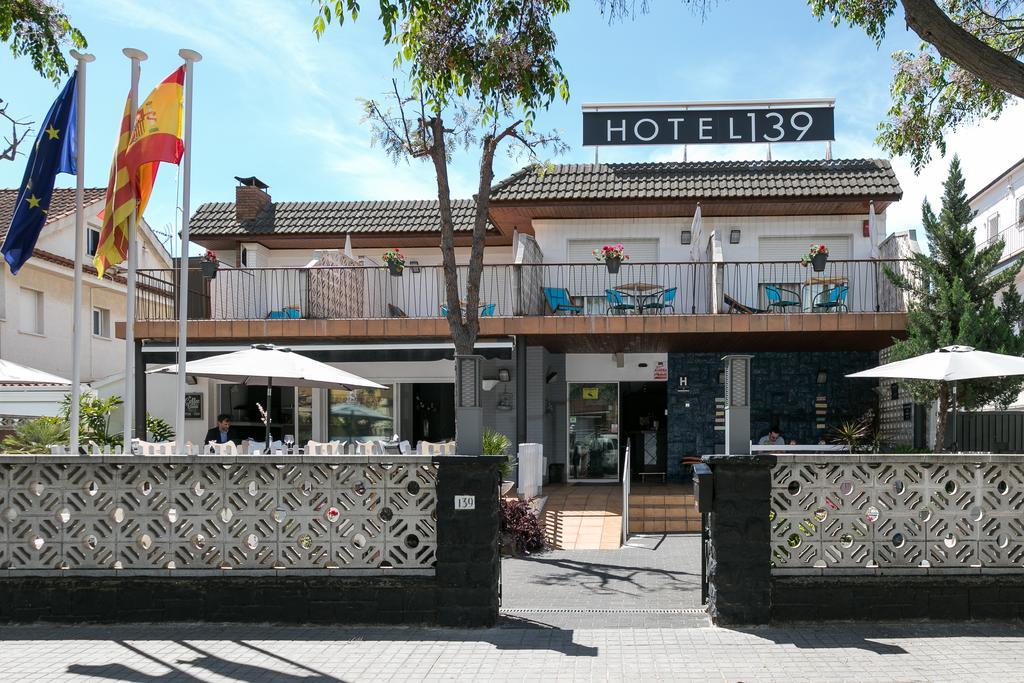 Hotel 139 Castelldefels Bagian luar foto